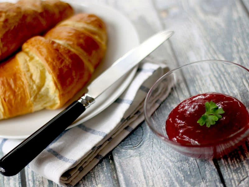 Frische Croissants zum Frühstück